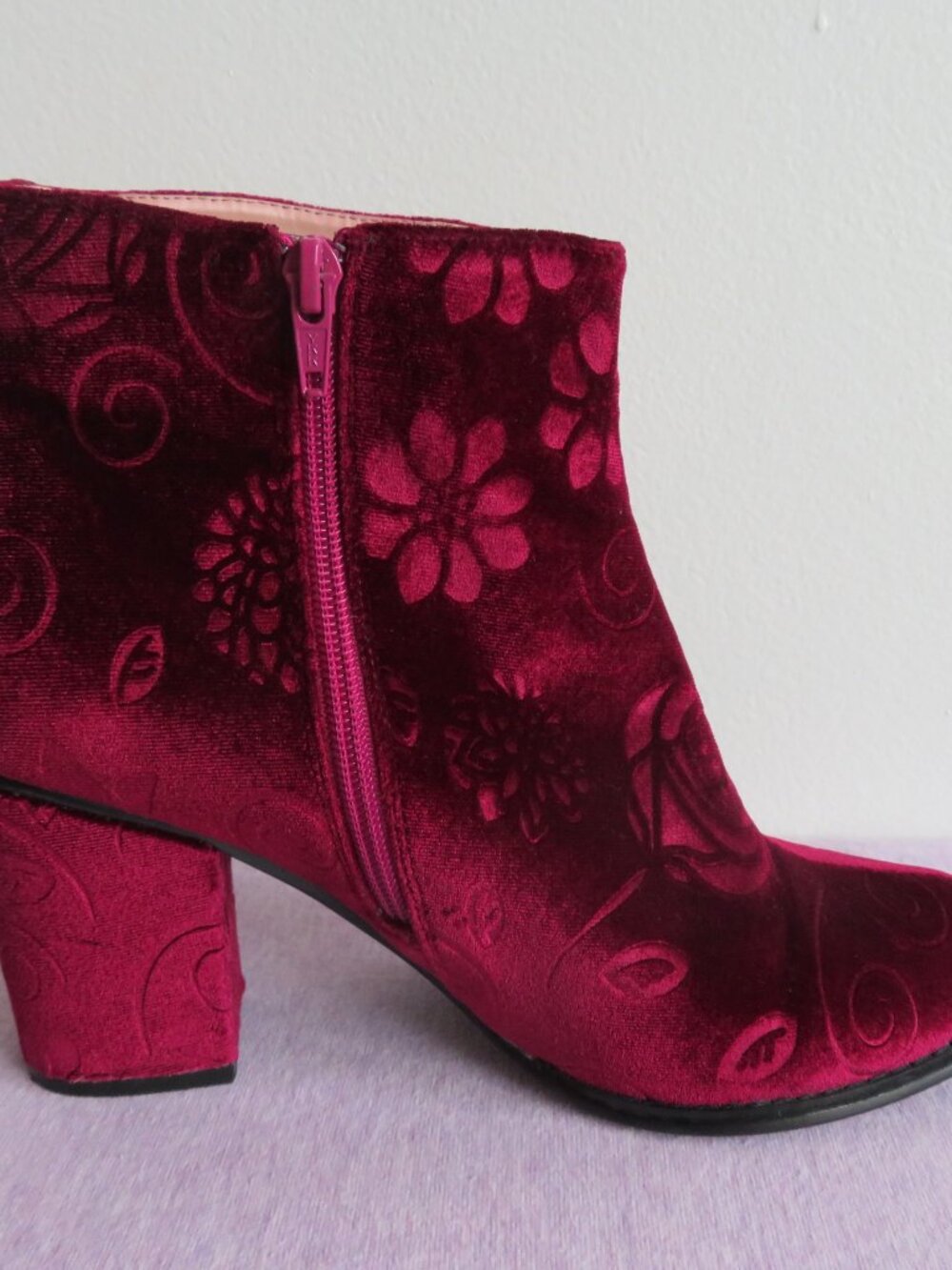Anthropologie Billy Ella Floral Velvet Ankle Boots Embossed Red - Women's 9.5 - Picture 8 of 15